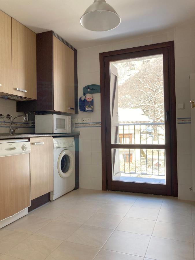 Apartamento Tarmanones エスカリリャ エクステリア 写真