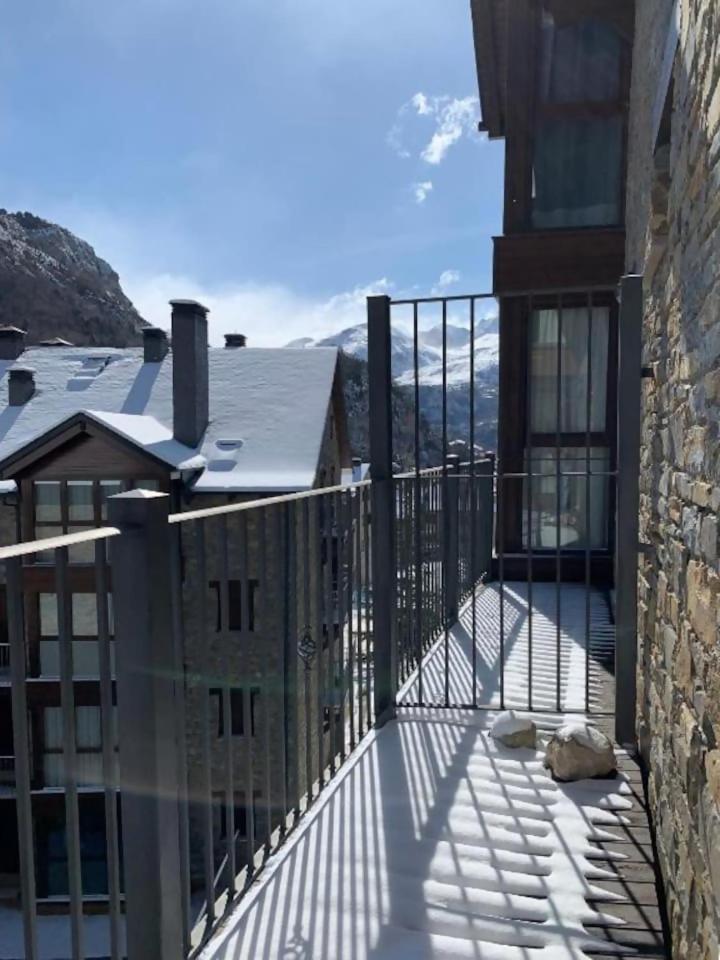 Apartamento Tarmanones エスカリリャ エクステリア 写真